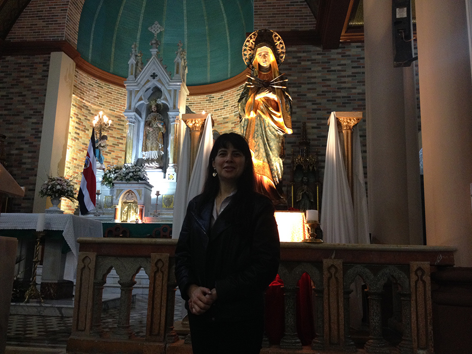 Canto en actividades religiosas Ministerio de Silvia Rodriguez